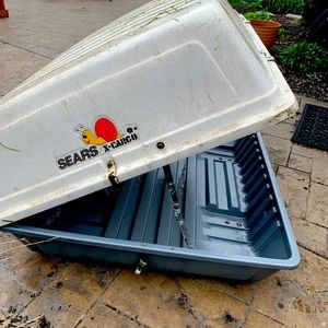 Vintage rooftop storage